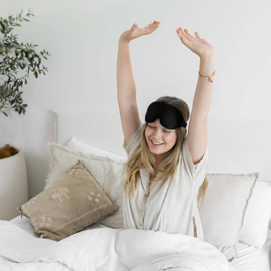 Luna Blackout Sleep Mask – Premium Silk Eye Mask for Deep Sleep & Travel